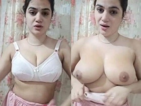 Indian girl strips down and reveals her nude body in leaked MMS