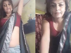 Lush bhabi's navel cleavage and tits in sari, raising penis