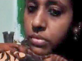 Tamil bhabhi's naughty selfie for her boyfriend