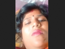 Village Bhabhis flaunt their curves and intimate areas