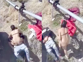 Indian couple's open-air romp gets discovered