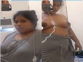 Indian babe reveals her naked body on video call