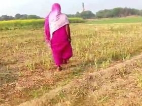 Bihari village bhabhi gets wild in the open fields