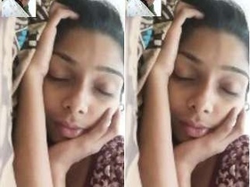 Indian girl records a solo video for her lover