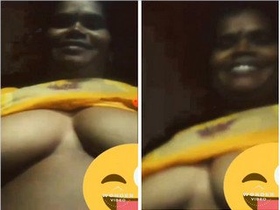 Lusty auntie Mallu flaunts her big boobs on video call