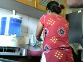Desi couple's passionate encounter in the kitchen