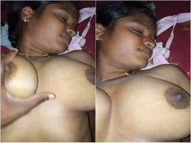 Desi husband cums on wife's pussy after hard fucking