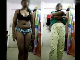 Seductive Indian exotic dancer reveals her curves and intimate areas