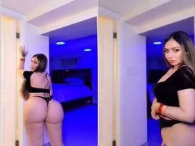Beautiful Indian woman flaunts her big butt in a steamy video