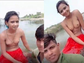 Dehati lovers take selfie while bathing in the outdoors