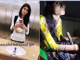 Exclusive Indian girl gives a hot blowjob in HD video