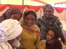 Pakistani Muslim couple enjoys steamy sex