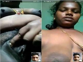Tamil bhabhi reveals her breasts and pussy to her lover in an exclusive video
