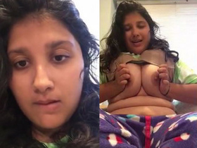 Hot Sri Lankan babe gives a blowjob