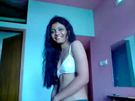 A gorgeous Indian girl gives a blowjob and gets fucked