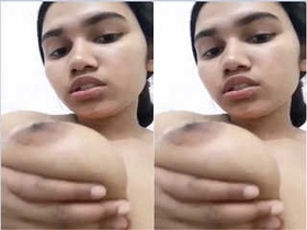 Big-breasted Indian woman in steamy video