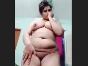 Married bhabi with big butt displays her unsatisfied desires