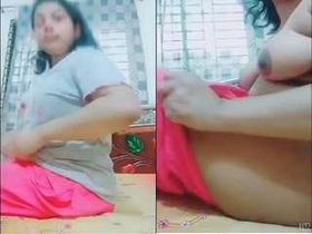Curvy Indian model strips naked and teases in front of the camera