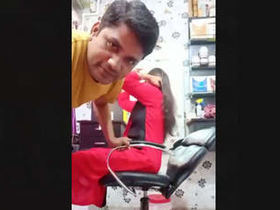 Watch a couple in parare engage in oral sex in this must-see video