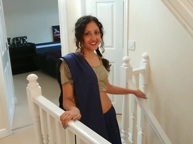 Indian spouse's sensuous striptease in high definition