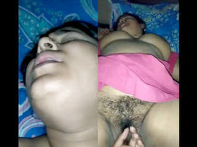 Fatty bhabhi indulges in fingering and enjoys the experience