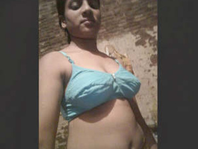 Indian girl in part 2 of her nude video