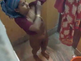 Secretly recorded Desi sister's bath time