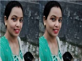 Desi bhabhi records intimate video for her lover