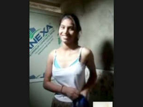 Cute Desi girl shows off in a hot video clip