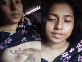 Indian girl reveals her boobs and pussy in exclusive video