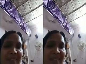 Exclusive video of a Desi bhabhi revealing her intimate parts