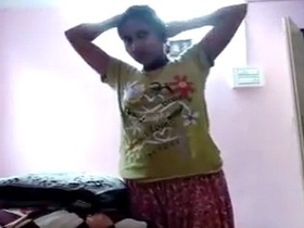 Watch nude Indian girls in Telugu selfies