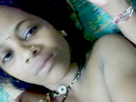 Indian wife gets ready for some hardcore action with her lover