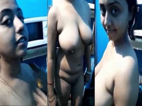 A curvy homemaker captures nude selfies video