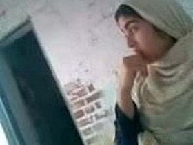 Pakistani hijabi babe gets fucked and talks dirty in Lahore