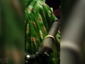 Desi babe gets her pussy filled by a lucky guy in this XXX video