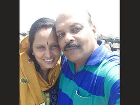 Indian bhabi gets naughty with her boss in outdoor romance