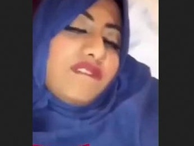 Pk hijabi girl takes on a big cock