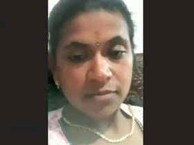 Tamil housewife reveals her breasts during a video call with her lover
