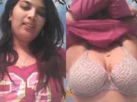 Indian beauty records self-shot video with audio for boyfriend