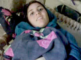 Quente Bhabi flaunts her pussy and shows off her curves in a hot video