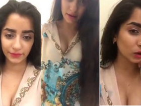 Desi babe pleasures herself and teases her fans with her big boobs