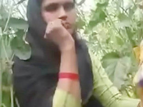 Bhabi from a small town gets naughty outdoors