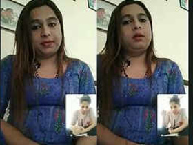 Bihar's wife with average breasts talks on video with other women