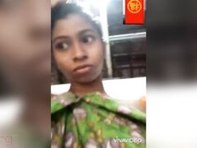 Indian babe flaunts her body in video call for Sri Lankan fans