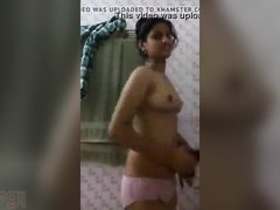 College girl with small boobs flaunts her naked body in Chennai