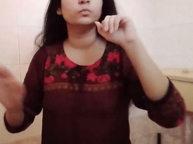 Solitary bhabhi takes a nude selfie in the bathroom