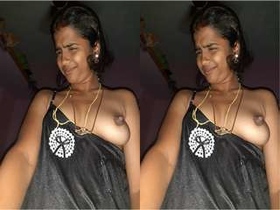 Exclusive recording of Tamil wife's bathing session with husband