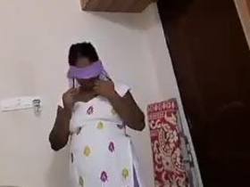 Indian aunty gives a sensual blowjob