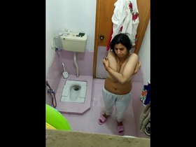 Indian amateur's cousin secretly recorded while bathing